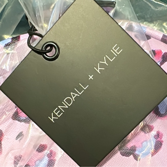 NWT Kendal & Kylie Make Up Bag - Purple Leopard Print - Picture 3 of 4